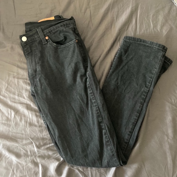 Black Levi’s Jeans - Picture 2 of 3